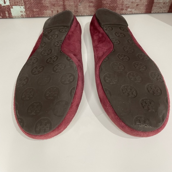Tory Burch Burgundy Flats with Gold Logo - Picture 7 of 14